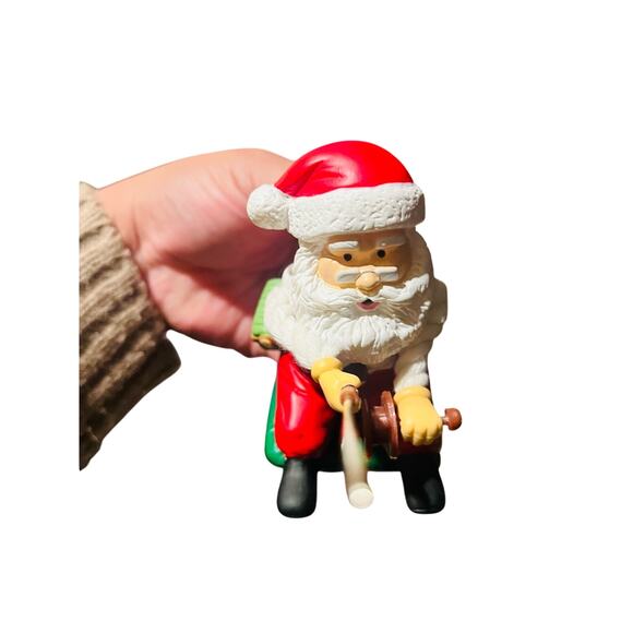 Merry Fishing  Animating Fishing Ornament from the Enchanted workshop - Picture 7 of 9